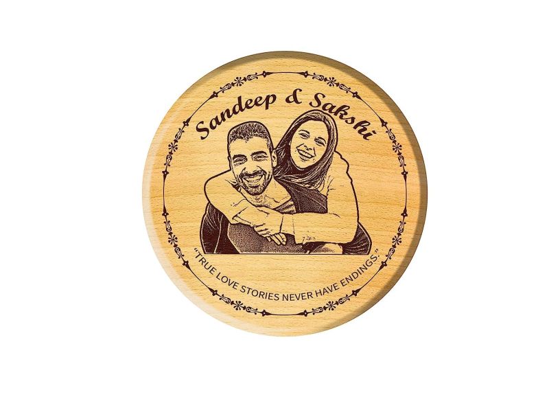 Couple Wooden Plaque With Customized Name & Photo (Circle Shape)